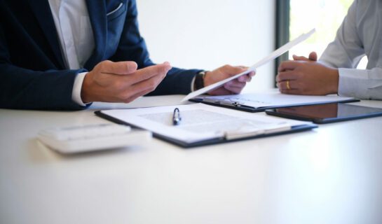 WEG - Verwalterabberufung durch Entziehung der Vollmacht und Kündigung des Verwaltervertrags WEG – Verwalterabberufung durch Entziehung der Vollmacht und Kündigung des Verwaltervertrags